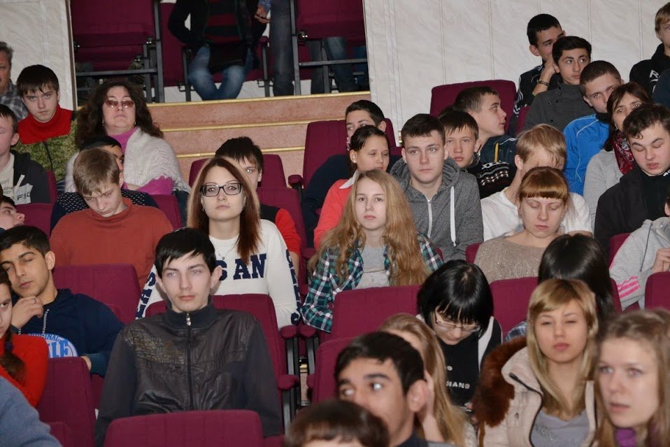 В Переславском районе в рамках 2-го открытого военно-патриотического слёта прошли встречи Героя Российской Федерации Алексея Чагина и ветеранов Афганской войны с учащимися образовательных учреждений и воспитанникими Свято-Алексиевской Пустыни