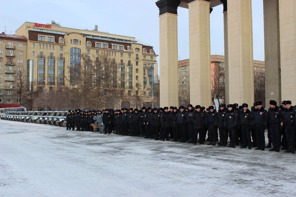 В Новосибирске состоялся централизованный развод гарнизона полиции