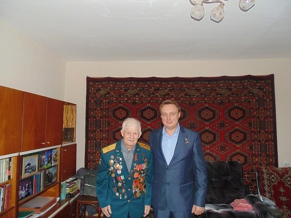 Новосибирск. Герой Советского Союза Ветеран Великой Отечественной войны Александр Яковлевич Анцупов. Мы вместе!