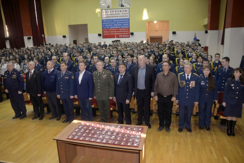 В Самарском юридическом институте ФСИН РФ  состоялось торжественное вручение памятных знаков курсантам и офицерам — участникам Парада Памяти в Самаре