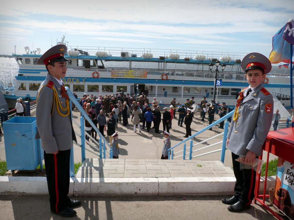 В САРАТОВЕ ОРГАНИЗОВАЛИ ПРОГУЛКУ НА ТЕПЛОХОДЕ ДЛЯ ВЕТЕРАНОВ ВЕЛИКОЙ ОТЕЧЕСТВЕННОЙ ВОЙНЫ
