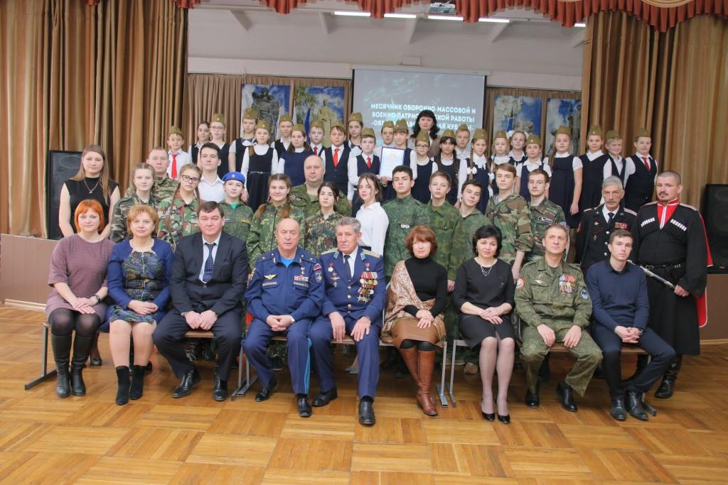 Казачья молодёжь гордится именами Героев Отечества