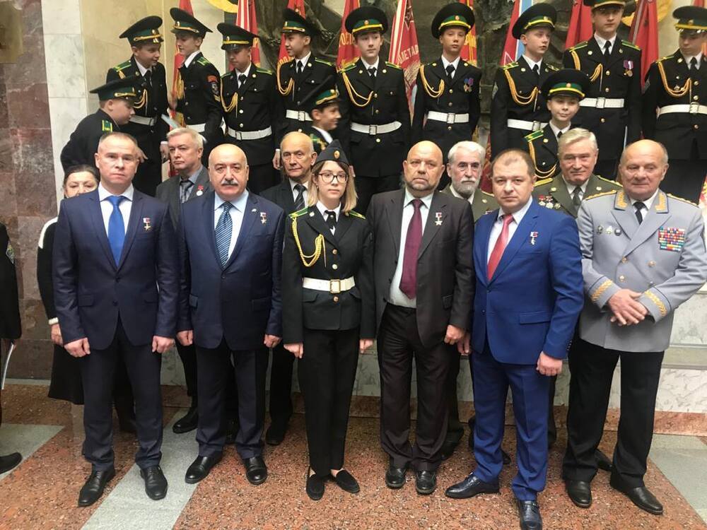 Состоялось вступление в ЮНАРМЕЙСКИЙ отряд «Юные друзья пограничников» воспитанников и кадетов Кадетской школы № 1784