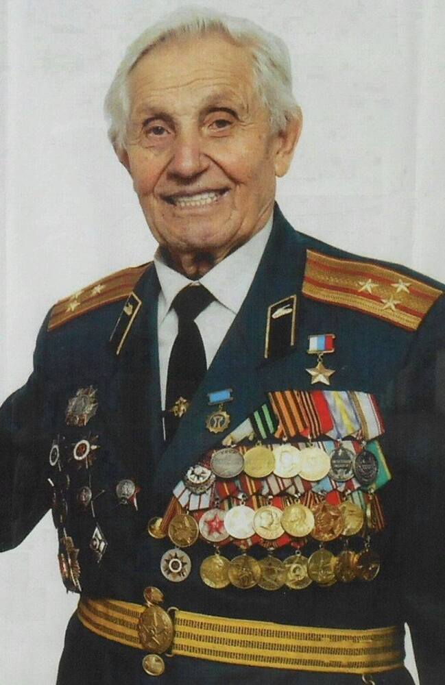 Герою Российской Федерации Сюткину Павлу Павловичу — 98 лет!
