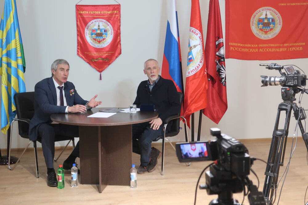 Прямая трансляция онлайн встречи «Час Героя» с Героем Советского Союза, Героем Российской Федерации Крикалевым Сергеем Константиновичем.