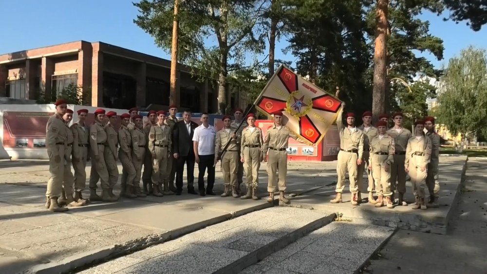 Участник боевых действий Герой Российской Федерации Воронин Сергей Николаевич встретился с юнармейцами из Донбаса