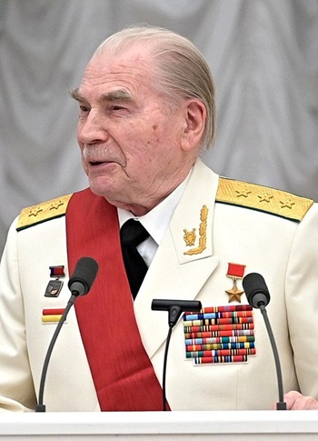 Поздравляем Героя Советского Союза Кравцова Бориса Васильевича с Днем Рождения!